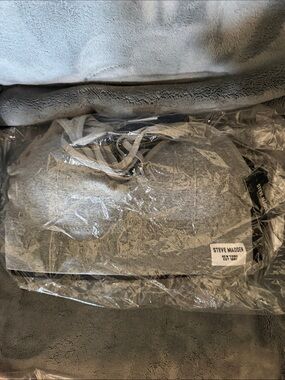*NEW* #2 Steve Madden Sports Bras - Light Gray & Black - Sz. Medium